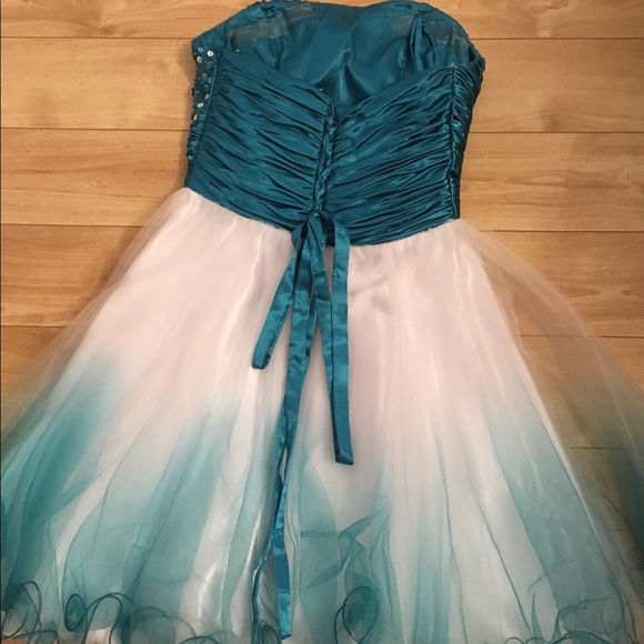 Grad/prom dress - Picture 5 of 7